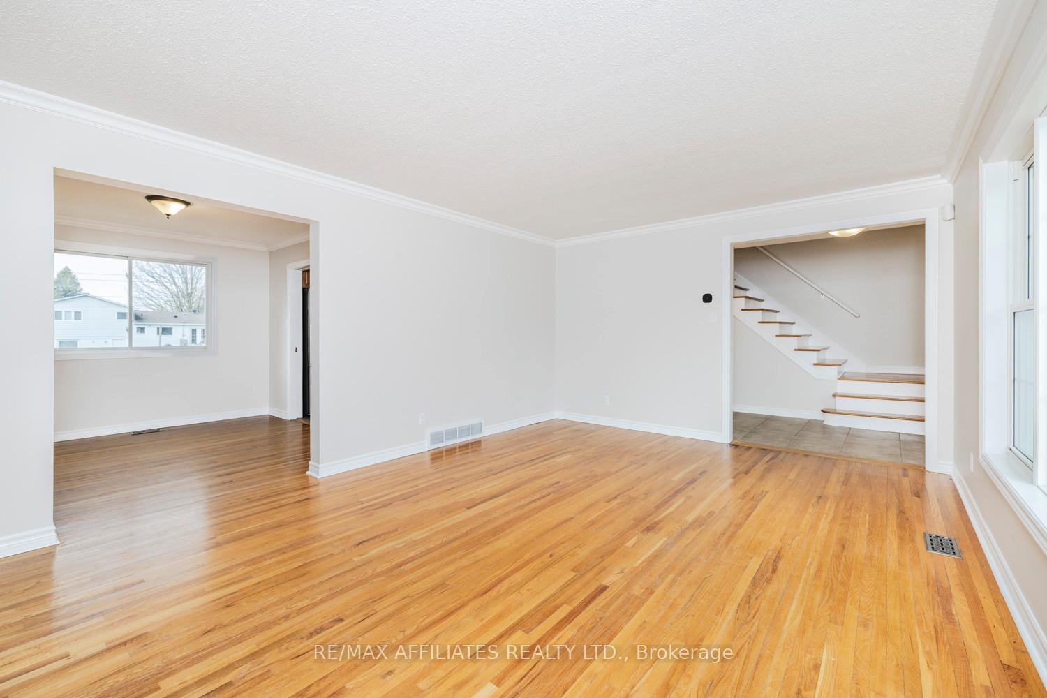 Photo 8 of 5582 Van Vliet Road, Ottawa, Manotick Long Island & Nicholls Island — HOMEH