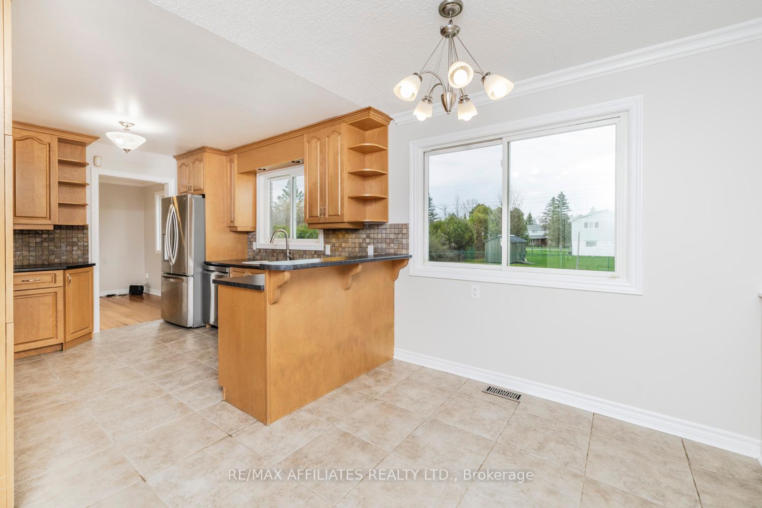 Photo 11 of 5582 Van Vliet Road, Ottawa, Manotick Long Island & Nicholls Island — HOMEH