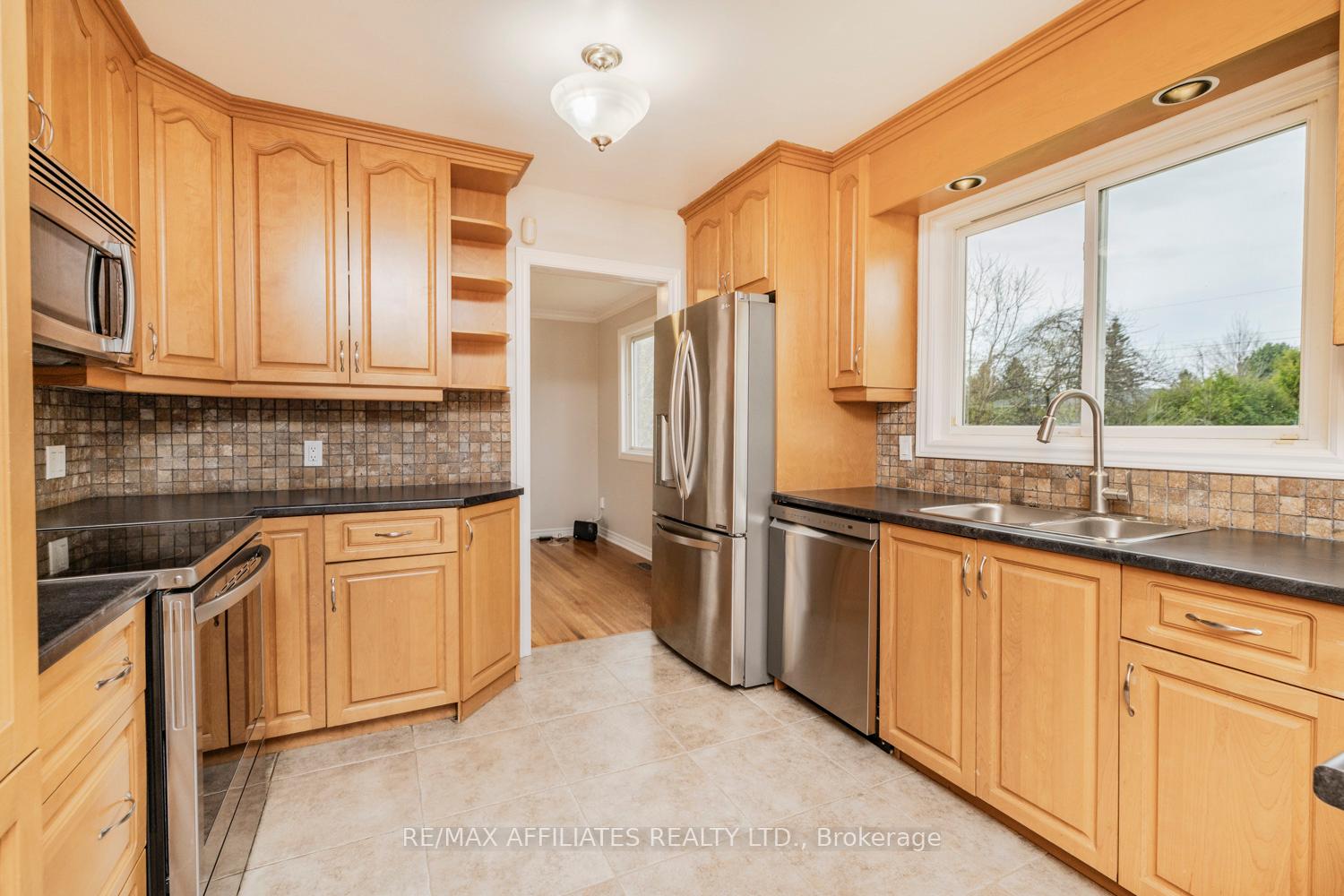 Photo 12 of 5582 Van Vliet Road, Ottawa, Manotick Long Island & Nicholls Island — HOMEH
