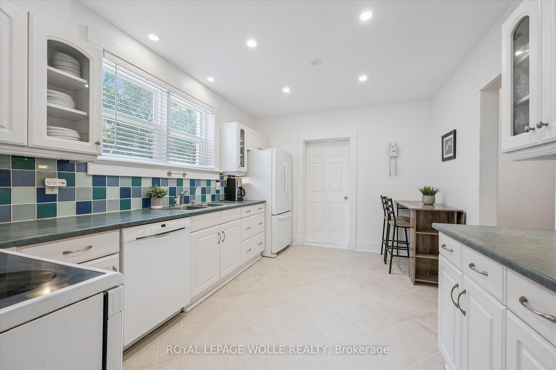 Photo 13 of 233 Duke Street E, Kitchener — HOMEH