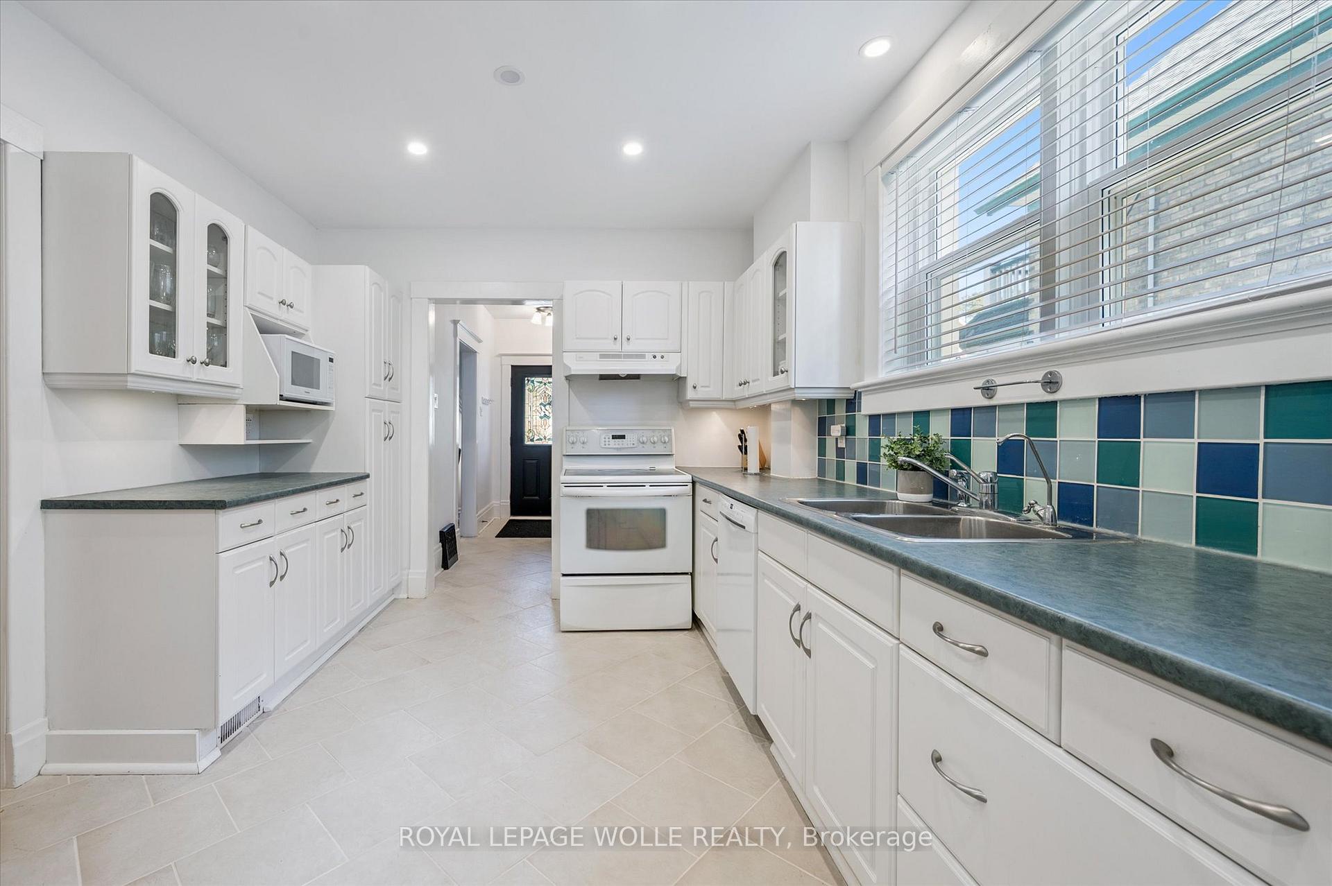 Photo 15 of 233 Duke Street E, Kitchener — HOMEH
