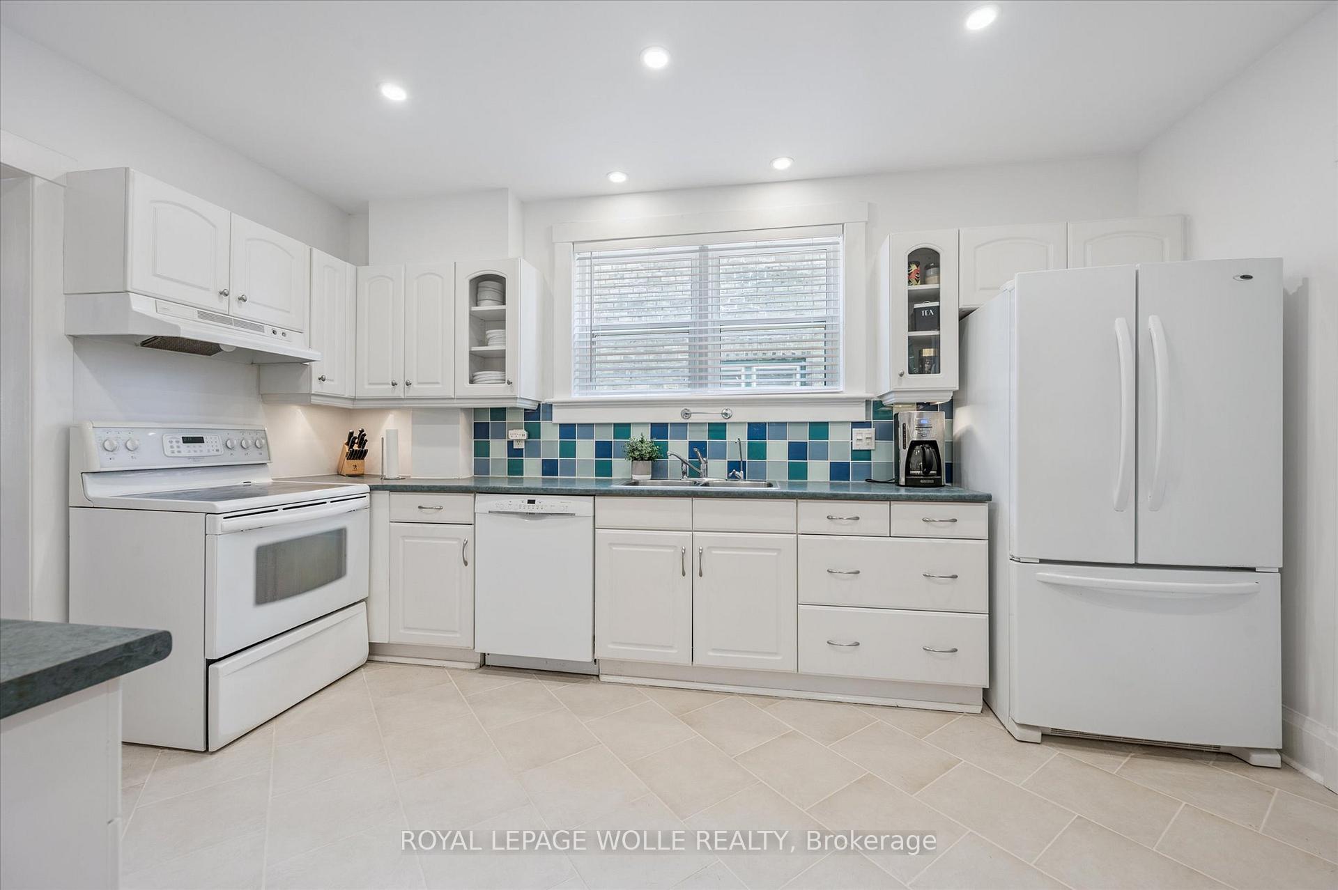Photo 16 of 233 Duke Street E, Kitchener — HOMEH