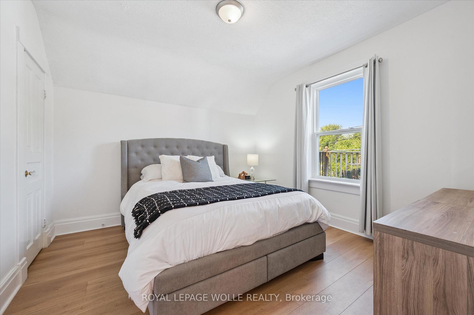 Photo 23 of 233 Duke Street E, Kitchener — HOMEH