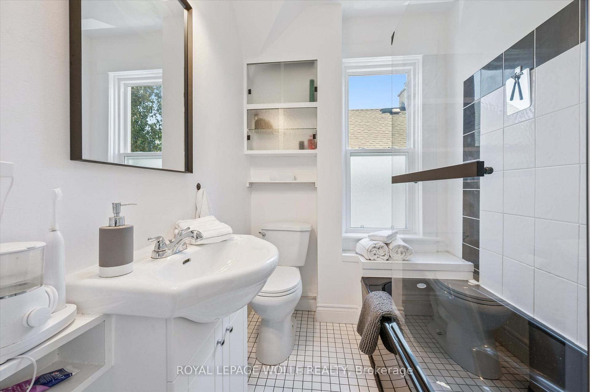 Photo 27 of 233 Duke Street E, Kitchener — HOMEH