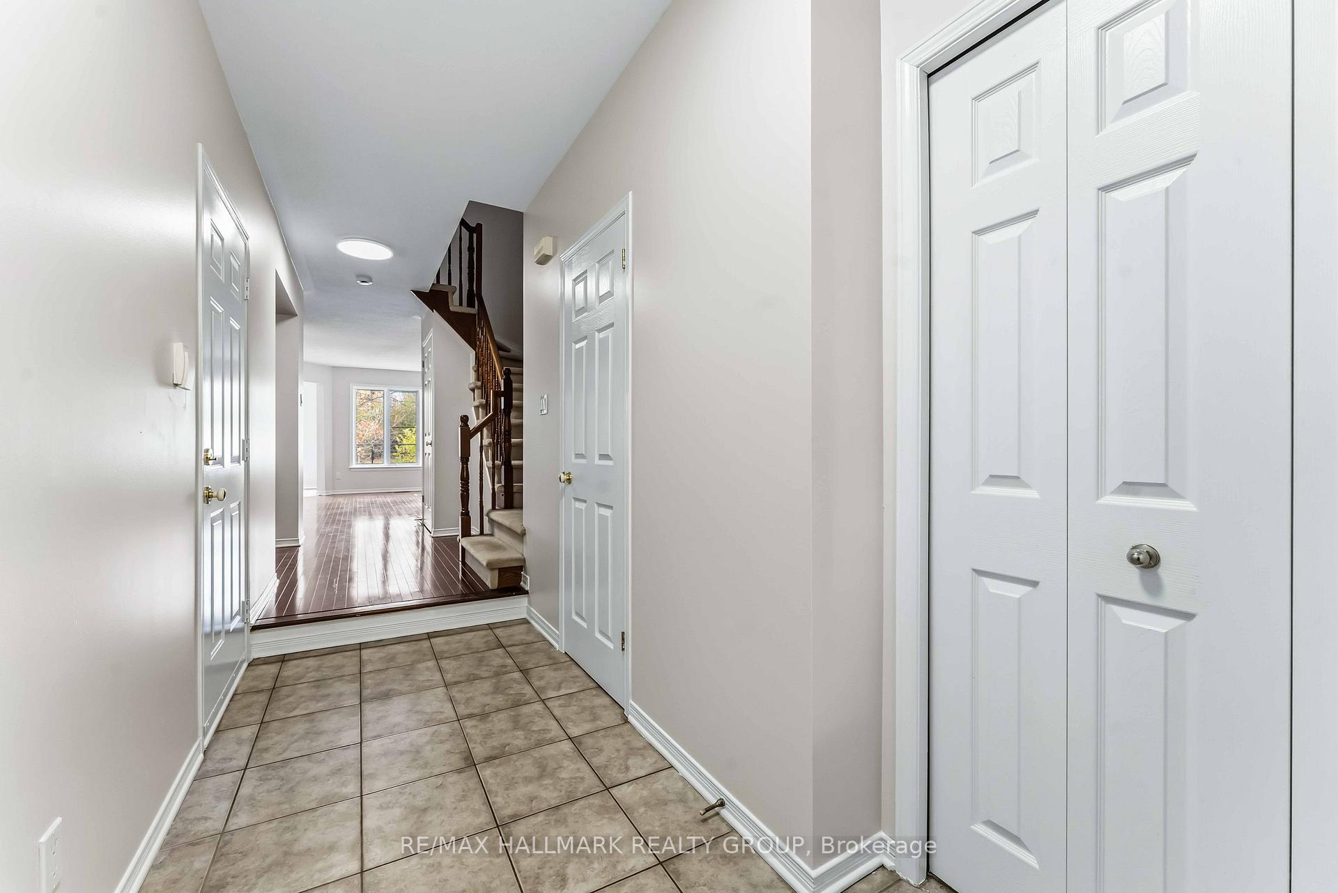 Photo 3 of 179 Gray Crescent, Ottawa, Kanata - Beaverbrook — HOMEH