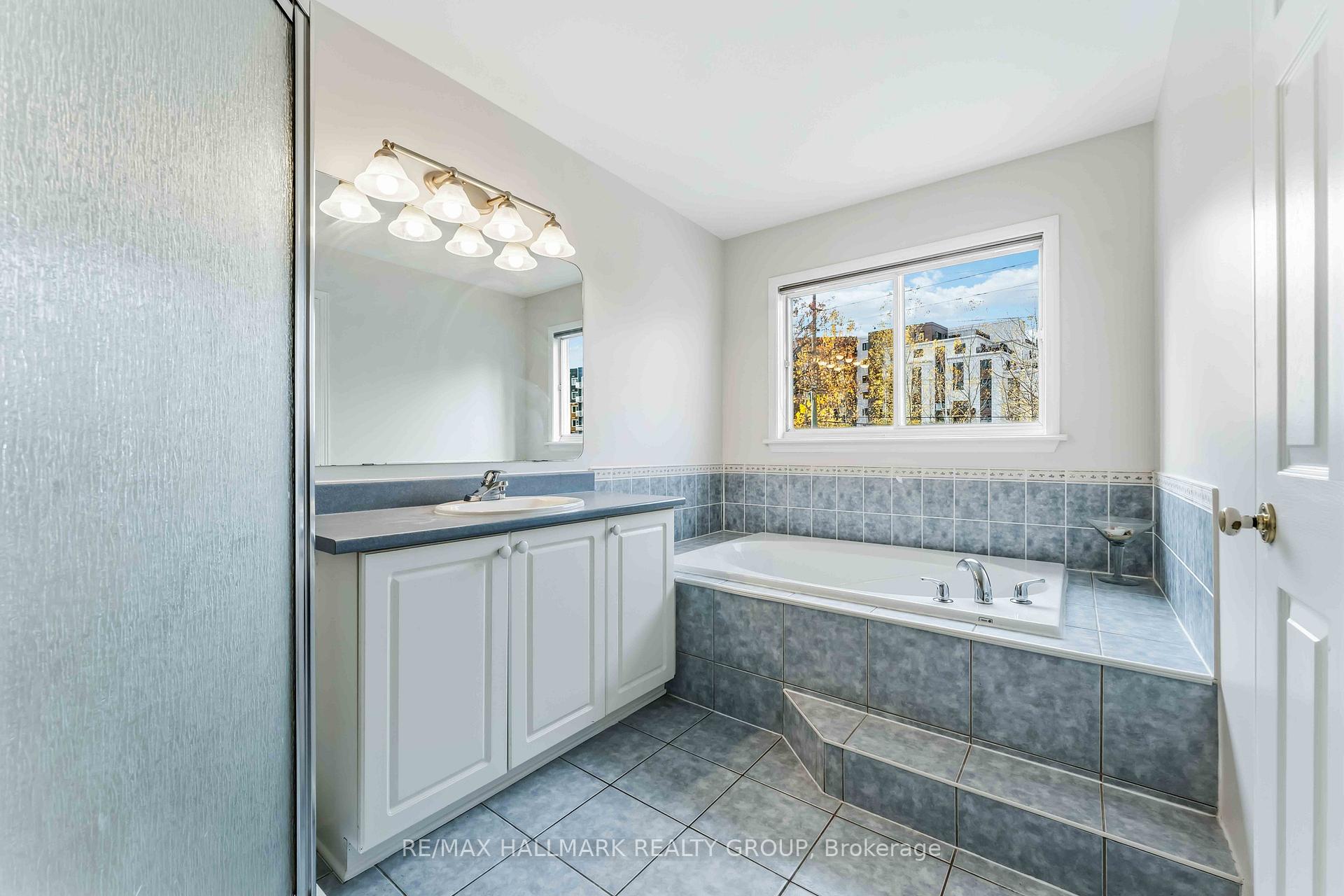 Photo 16 of 179 Gray Crescent, Ottawa, Kanata - Beaverbrook — HOMEH