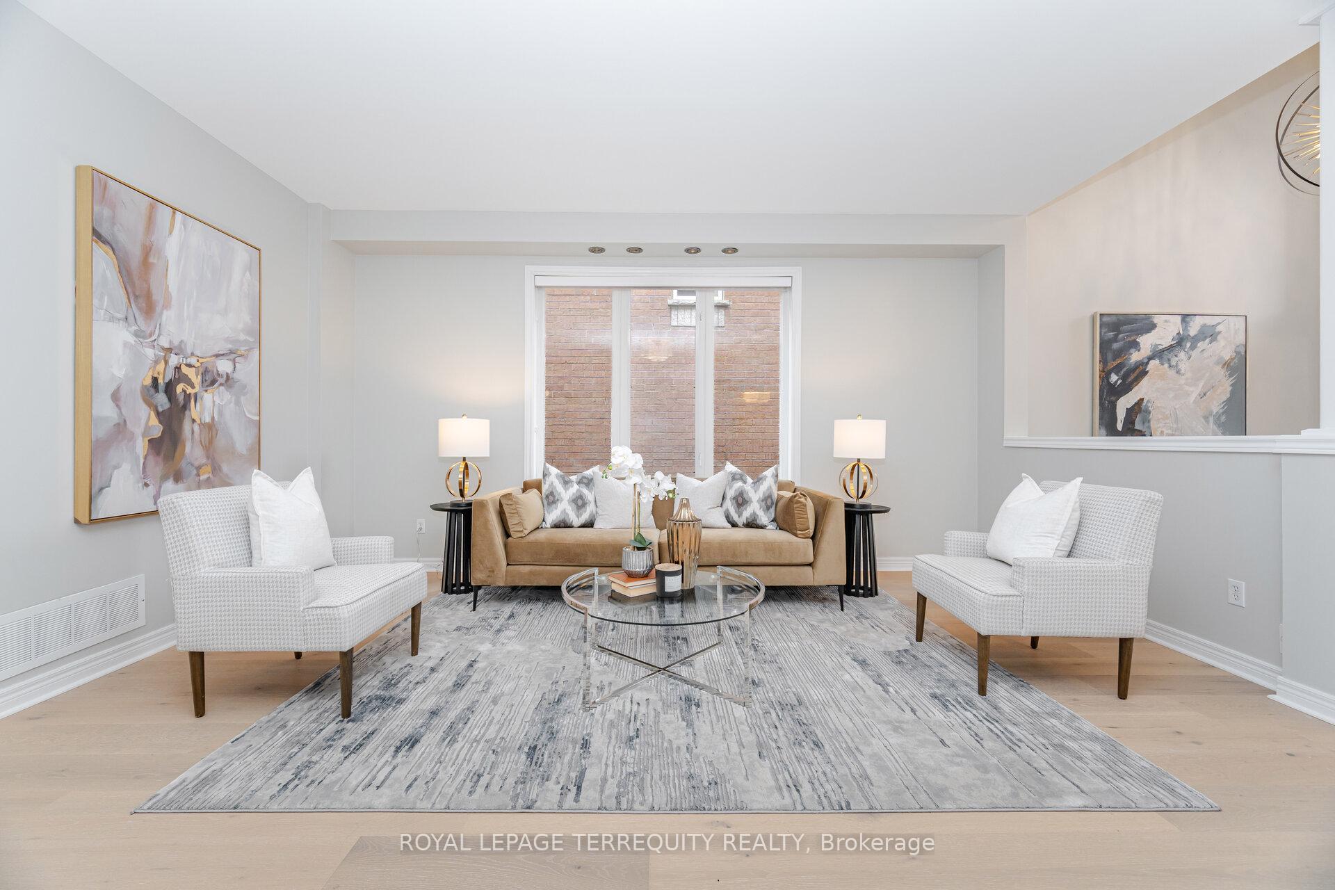 Photo 12 of 43 Black Walnut Drive, Markham, Legacy — HOMEH