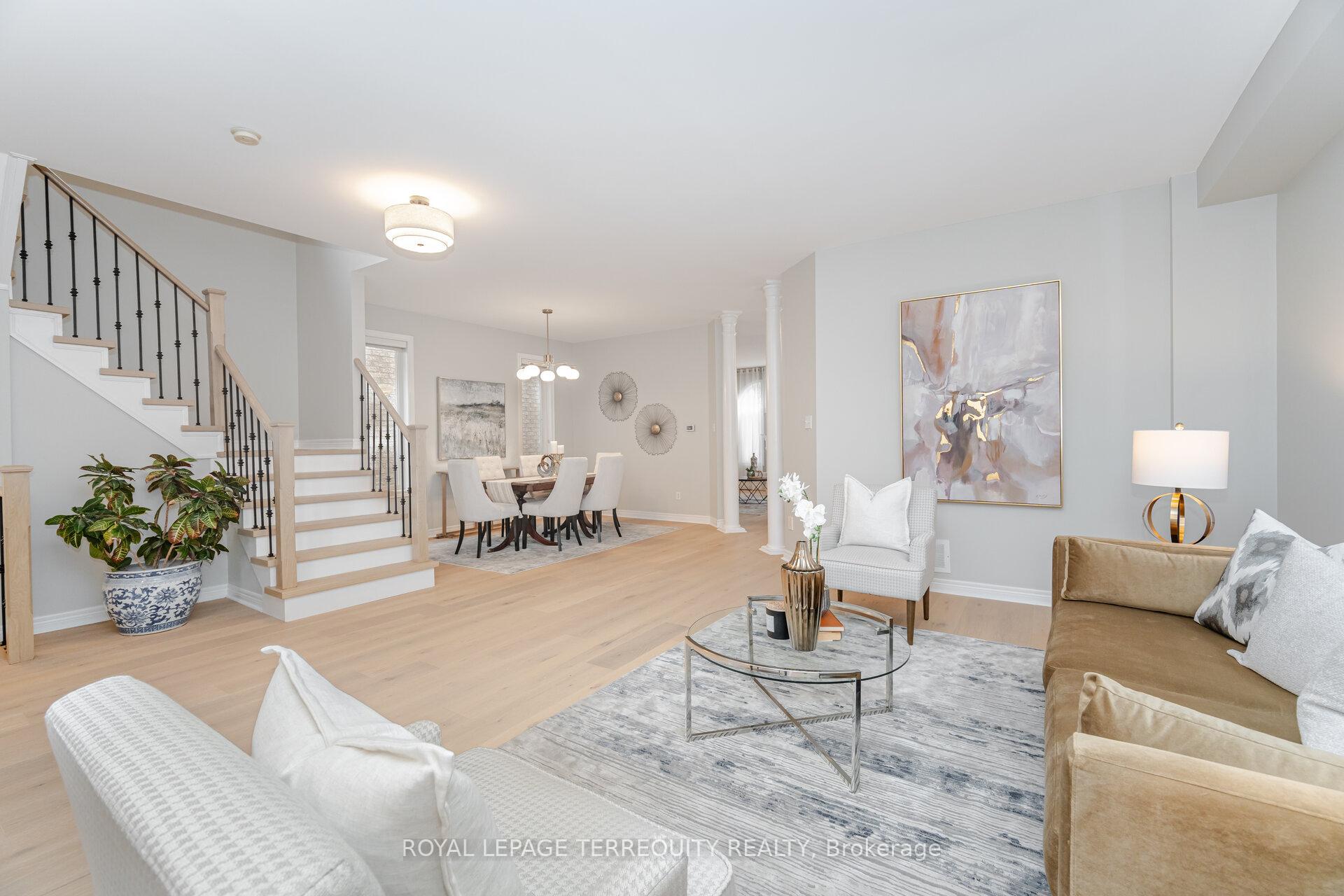 Photo 13 of 43 Black Walnut Drive, Markham, Legacy — HOMEH
