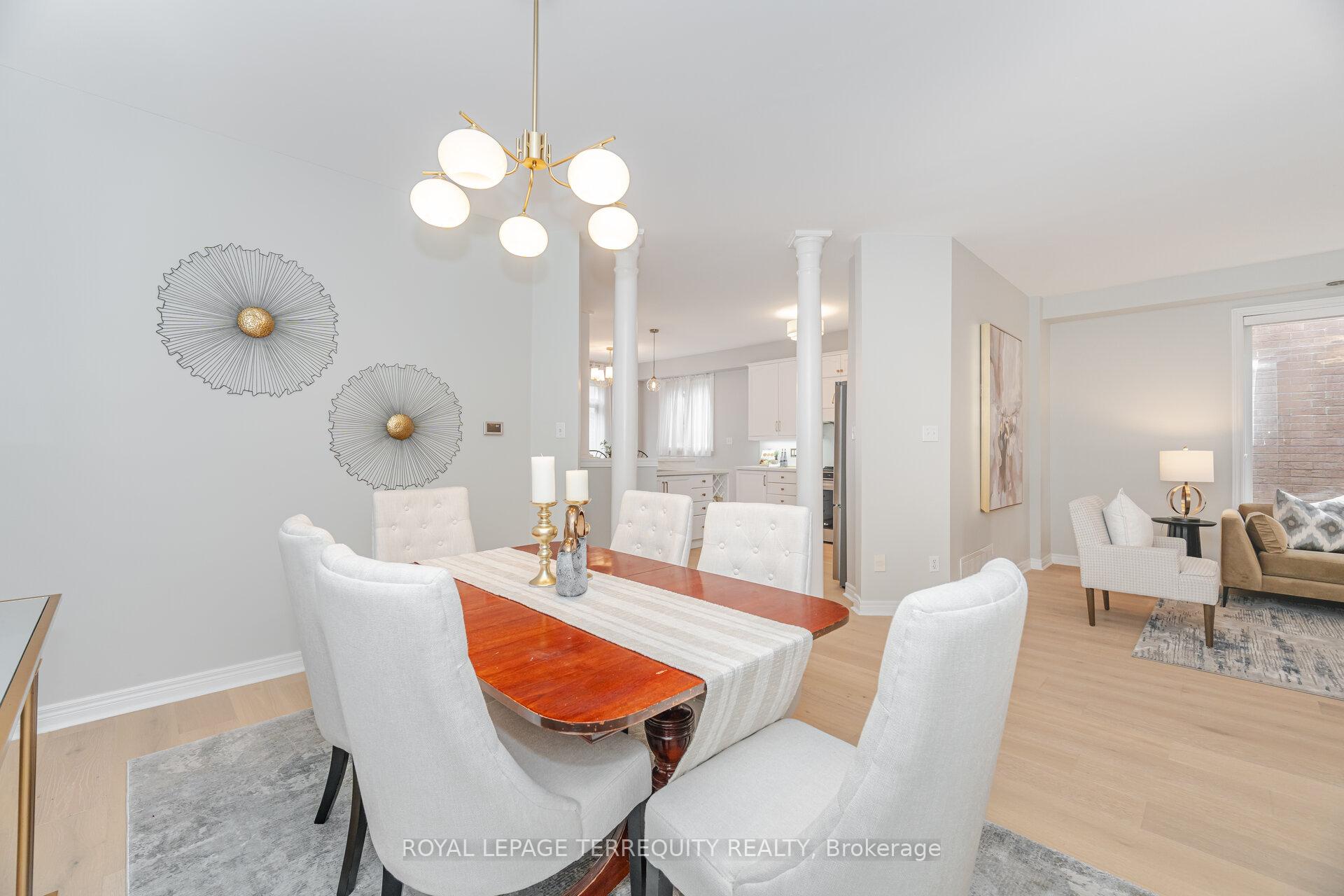 Photo 15 of 43 Black Walnut Drive, Markham, Legacy — HOMEH