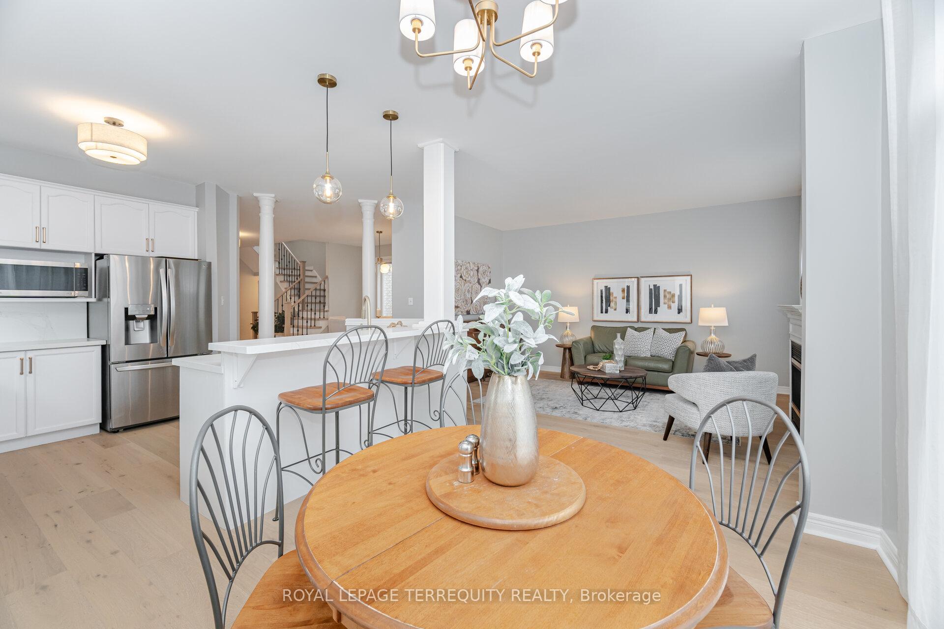 Photo 18 of 43 Black Walnut Drive, Markham, Legacy — HOMEH