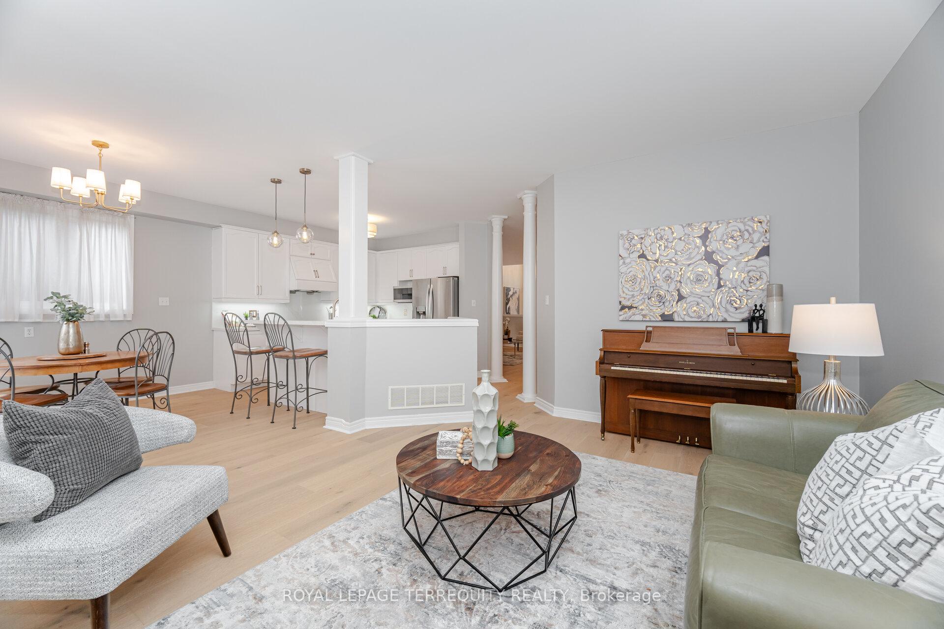 Photo 19 of 43 Black Walnut Drive, Markham, Legacy — HOMEH