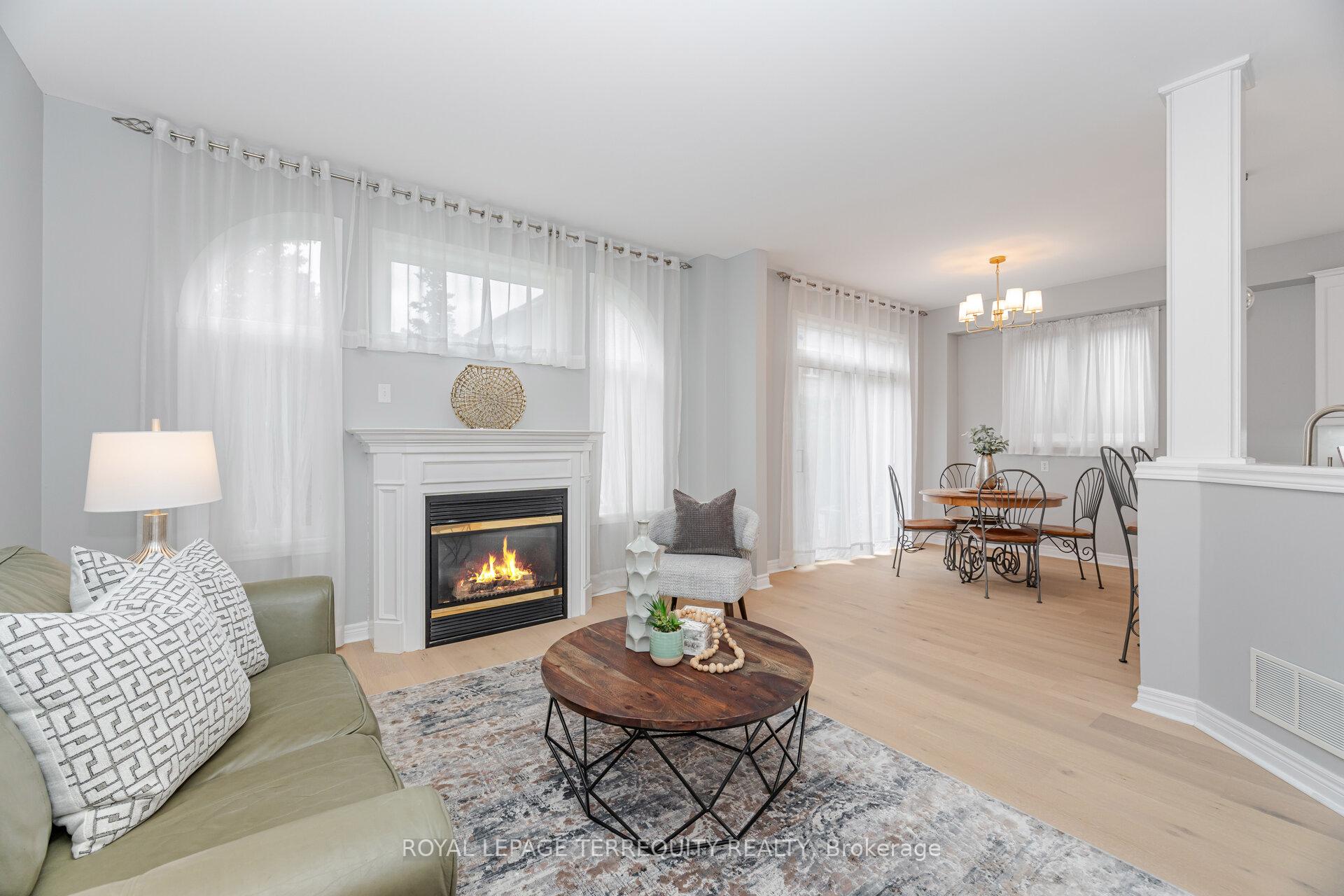 Photo 20 of 43 Black Walnut Drive, Markham, Legacy — HOMEH
