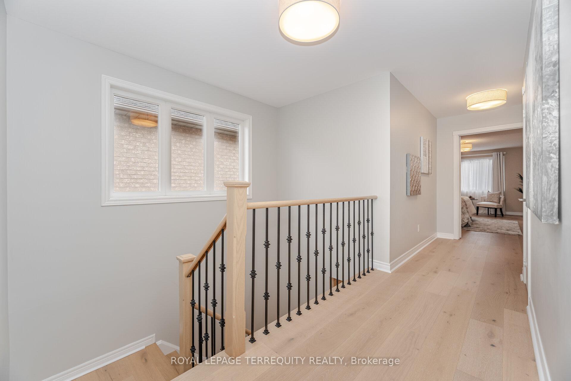 Photo 24 of 43 Black Walnut Drive, Markham, Legacy — HOMEH