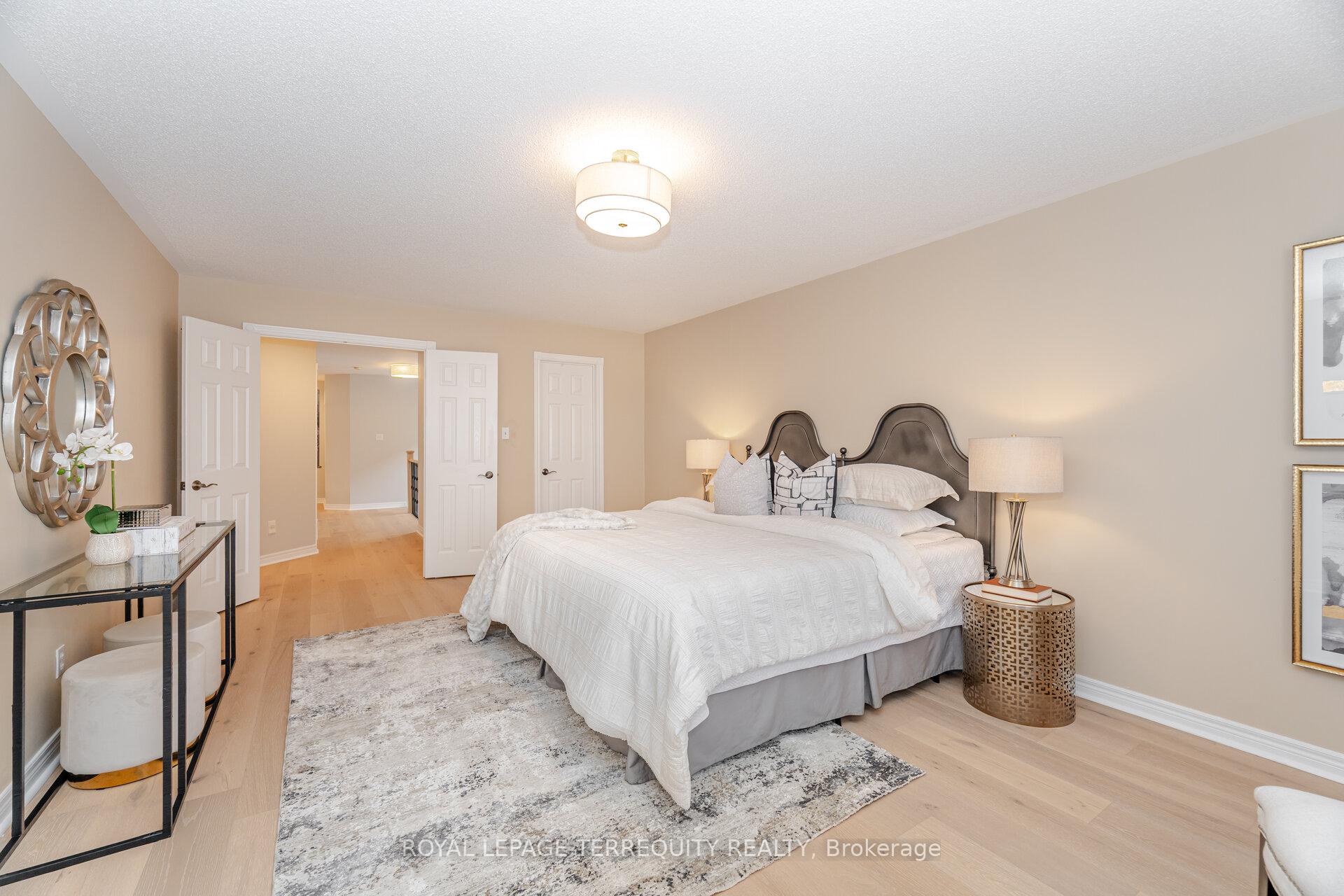 Photo 25 of 43 Black Walnut Drive, Markham, Legacy — HOMEH