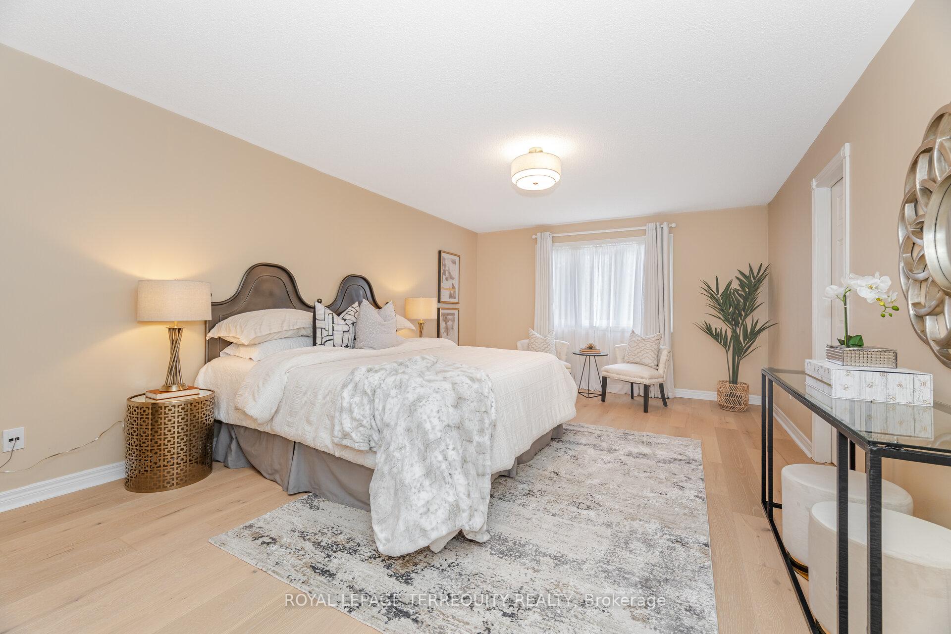 Photo 26 of 43 Black Walnut Drive, Markham, Legacy — HOMEH