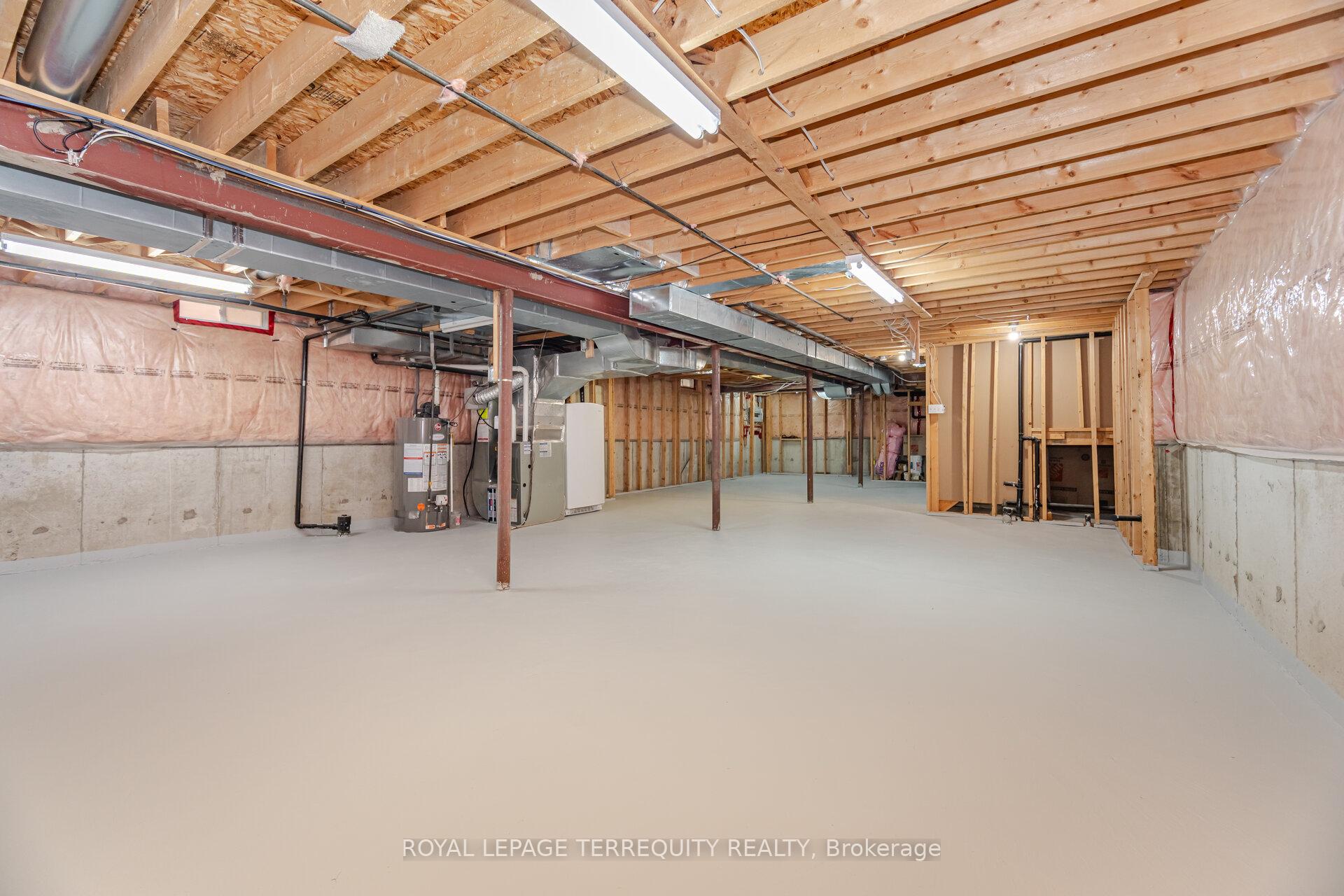 Photo 37 of 43 Black Walnut Drive, Markham, Legacy — HOMEH