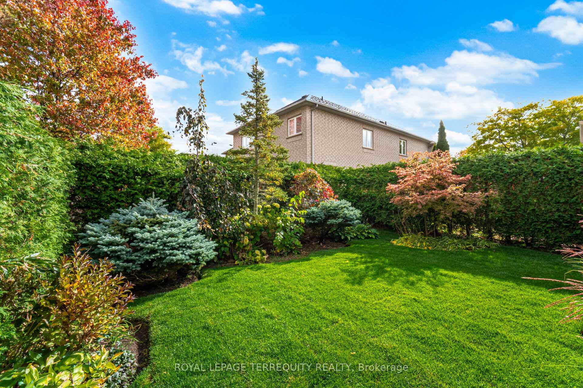 Photo 38 of 43 Black Walnut Drive, Markham, Legacy — HOMEH