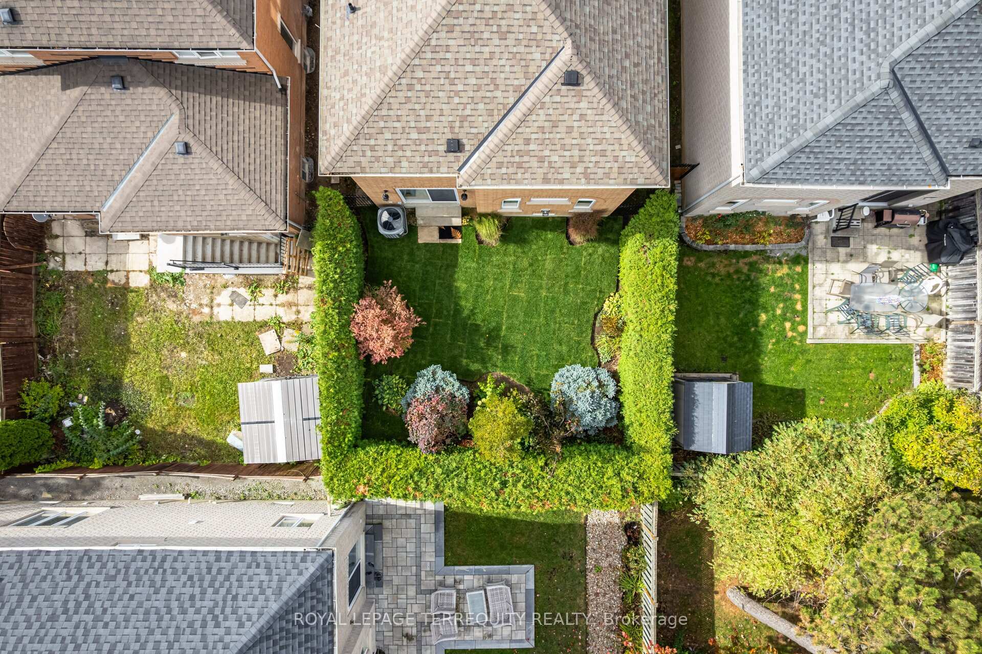Photo 40 of 43 Black Walnut Drive, Markham, Legacy — HOMEH