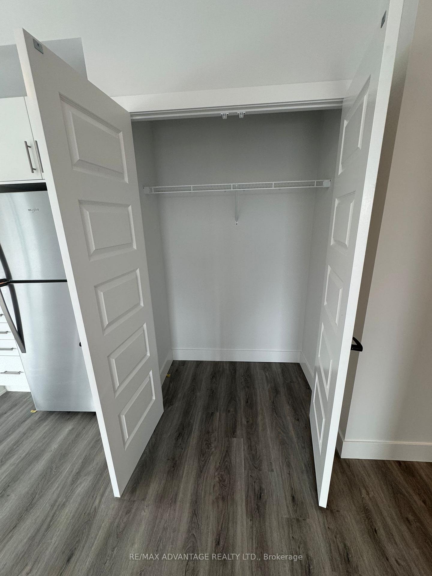 Photo 4 of Unit 412, 1000 Lackner Place, Kitchener — HOMEH