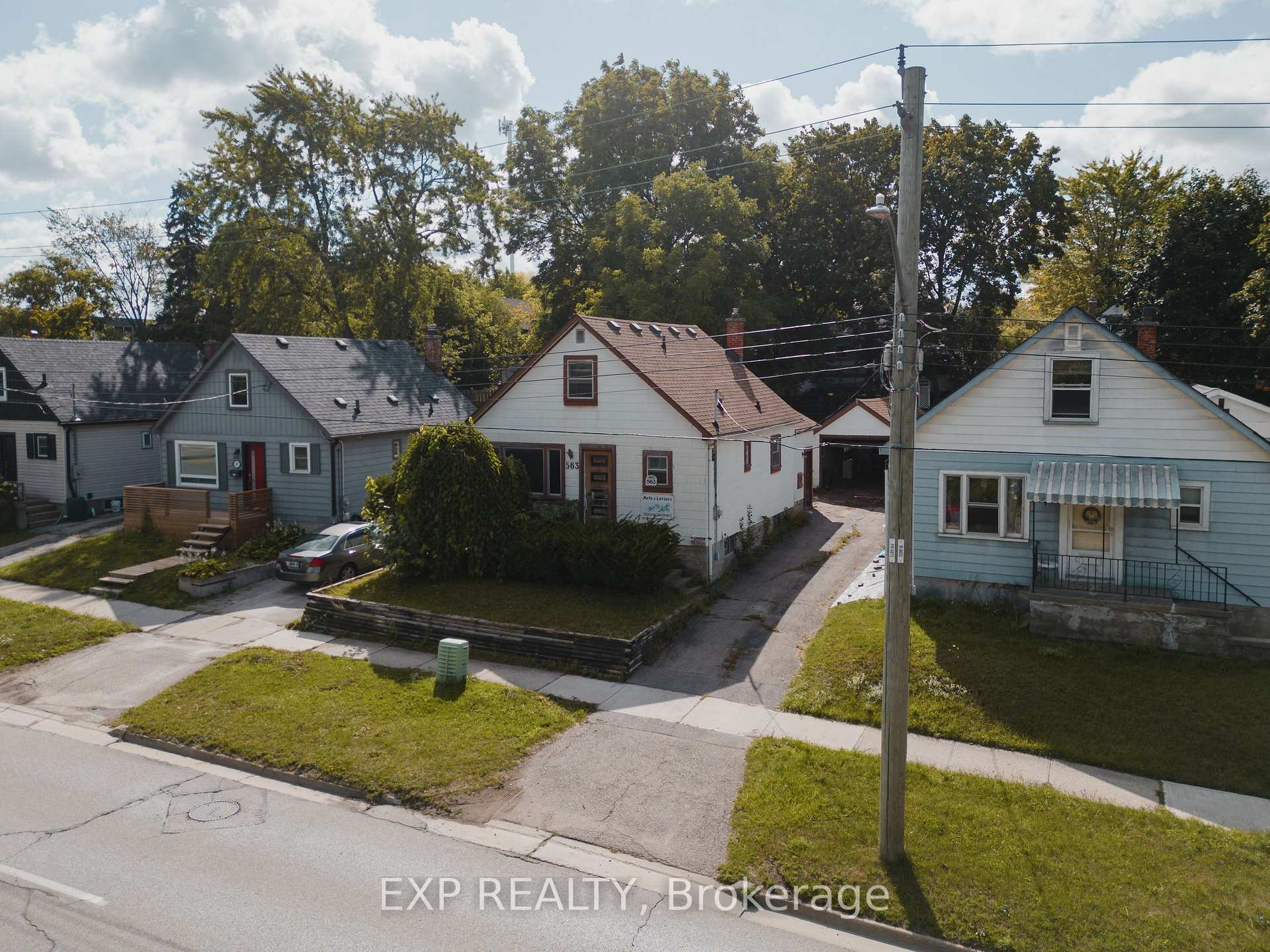 Photo 2 of 563 Wellington Street N, Kitchener — HOMEH