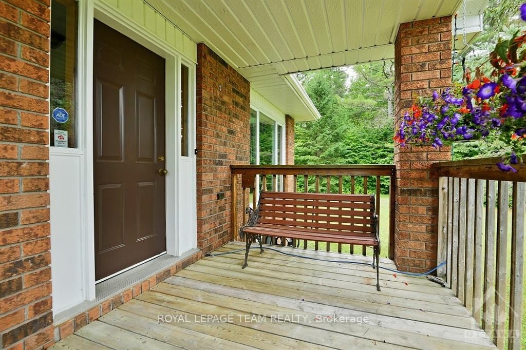 Photo 5 of 2836 White Lake Road, McNab/Braeside, Mcnab/Braeside Twps — HOMEH