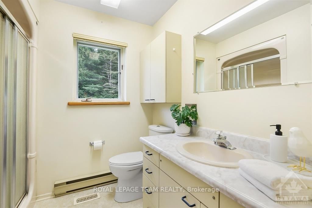 Photo 8 of 2836 White Lake Road, McNab/Braeside, Mcnab/Braeside Twps — HOMEH