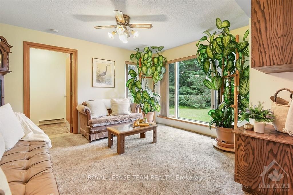 Photo 13 of 2836 White Lake Road, McNab/Braeside, Mcnab/Braeside Twps — HOMEH