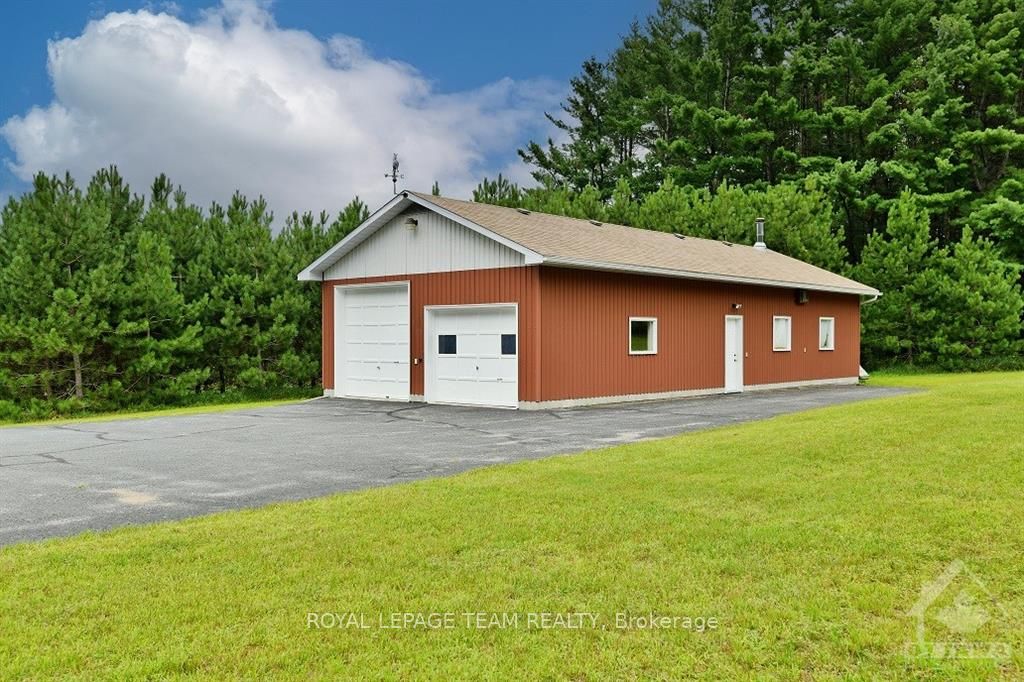 Photo 25 of 2836 White Lake Road, McNab/Braeside, Mcnab/Braeside Twps — HOMEH