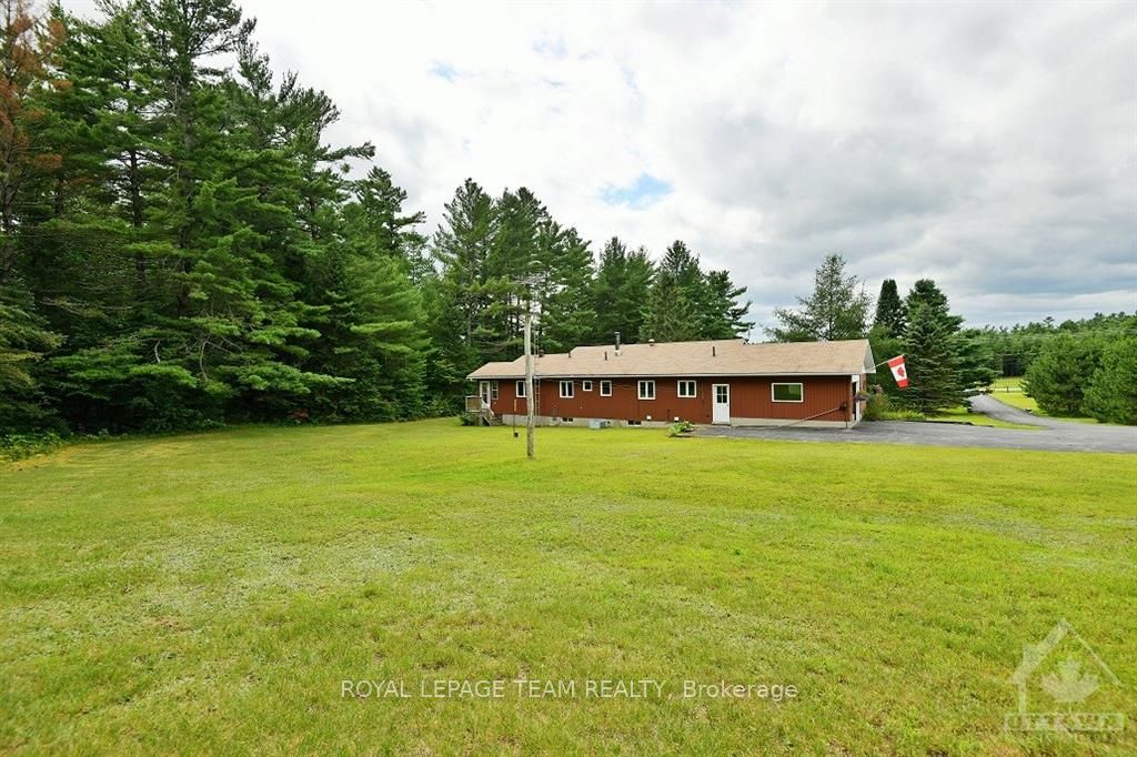 Photo 26 of 2836 White Lake Road, McNab/Braeside, Mcnab/Braeside Twps — HOMEH