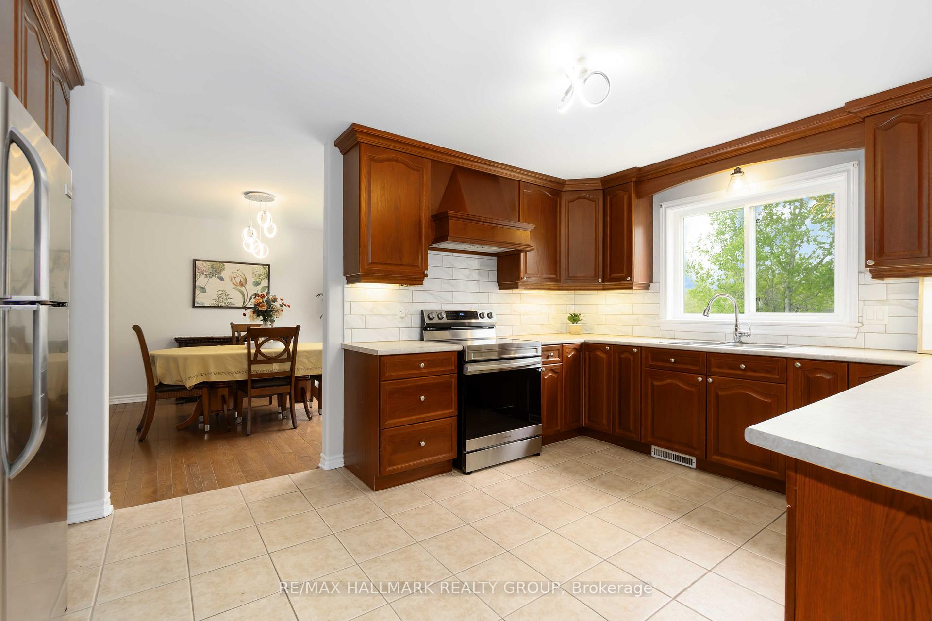 Photo 7 of 7713 Fairhurst Drive, Ottawa, Rideau Twp S of Reg Rd 6 E of Mccordick Rd. — HOMEH