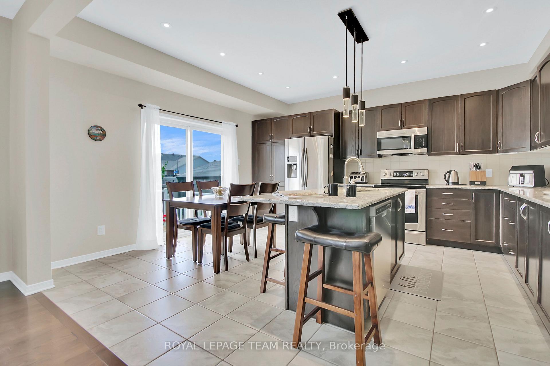 Photo 3 of 217 Balikun Heights, Ottawa, Kanata - Emerald Meadows/Trailwest — HOMEH