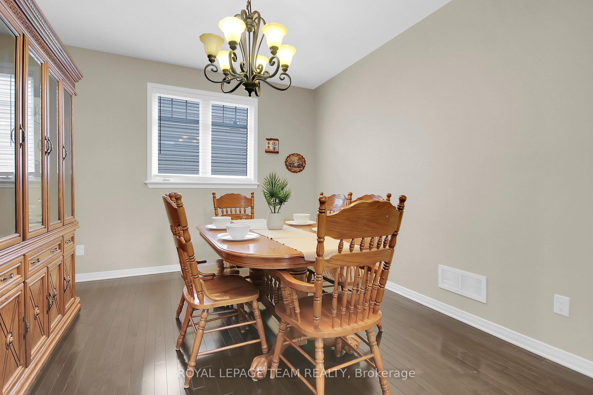 Photo 12 of 217 Balikun Heights, Ottawa, Kanata - Emerald Meadows/Trailwest — HOMEH