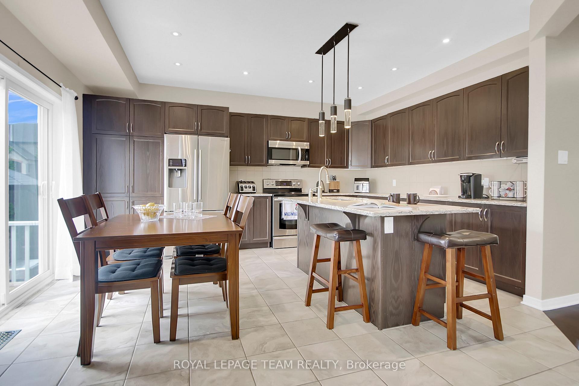 Photo 14 of 217 Balikun Heights, Ottawa, Kanata - Emerald Meadows/Trailwest — HOMEH