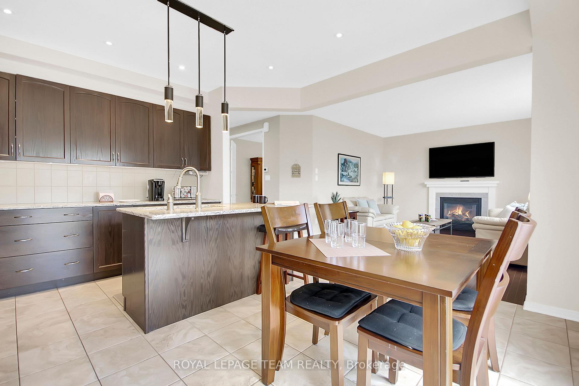 Photo 18 of 217 Balikun Heights, Ottawa, Kanata - Emerald Meadows/Trailwest — HOMEH