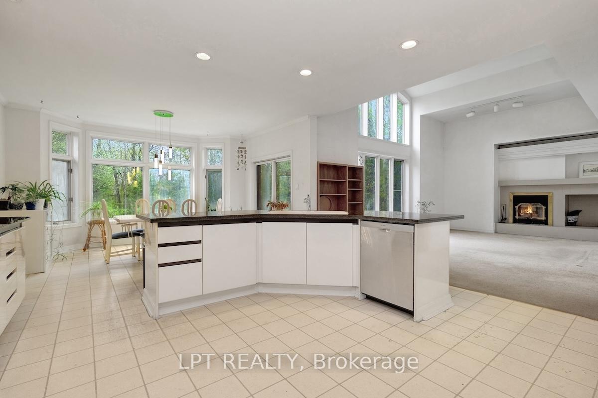 Photo 18 of 5626 Scobie Crescent, Ottawa, Manotick East to Manotick Station — HOMEH