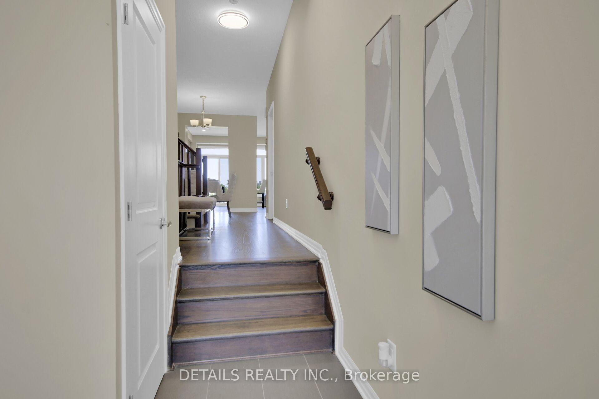Photo 3 of 136 Overberg Way, Ottawa, Kanata - Emerald Meadows/Trailwest — HOMEH