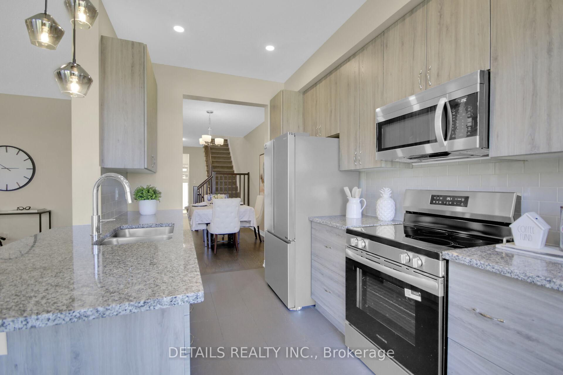 Photo 6 of 136 Overberg Way, Ottawa, Kanata - Emerald Meadows/Trailwest — HOMEH