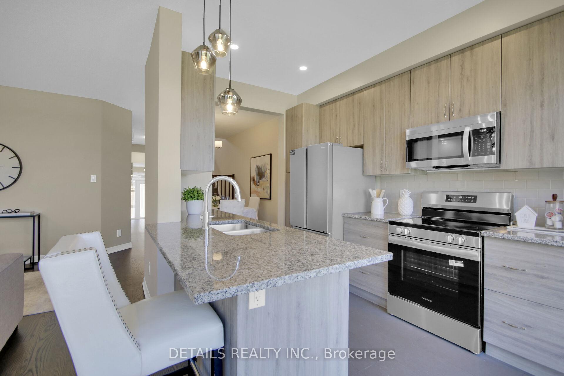 Photo 7 of 136 Overberg Way, Ottawa, Kanata - Emerald Meadows/Trailwest — HOMEH