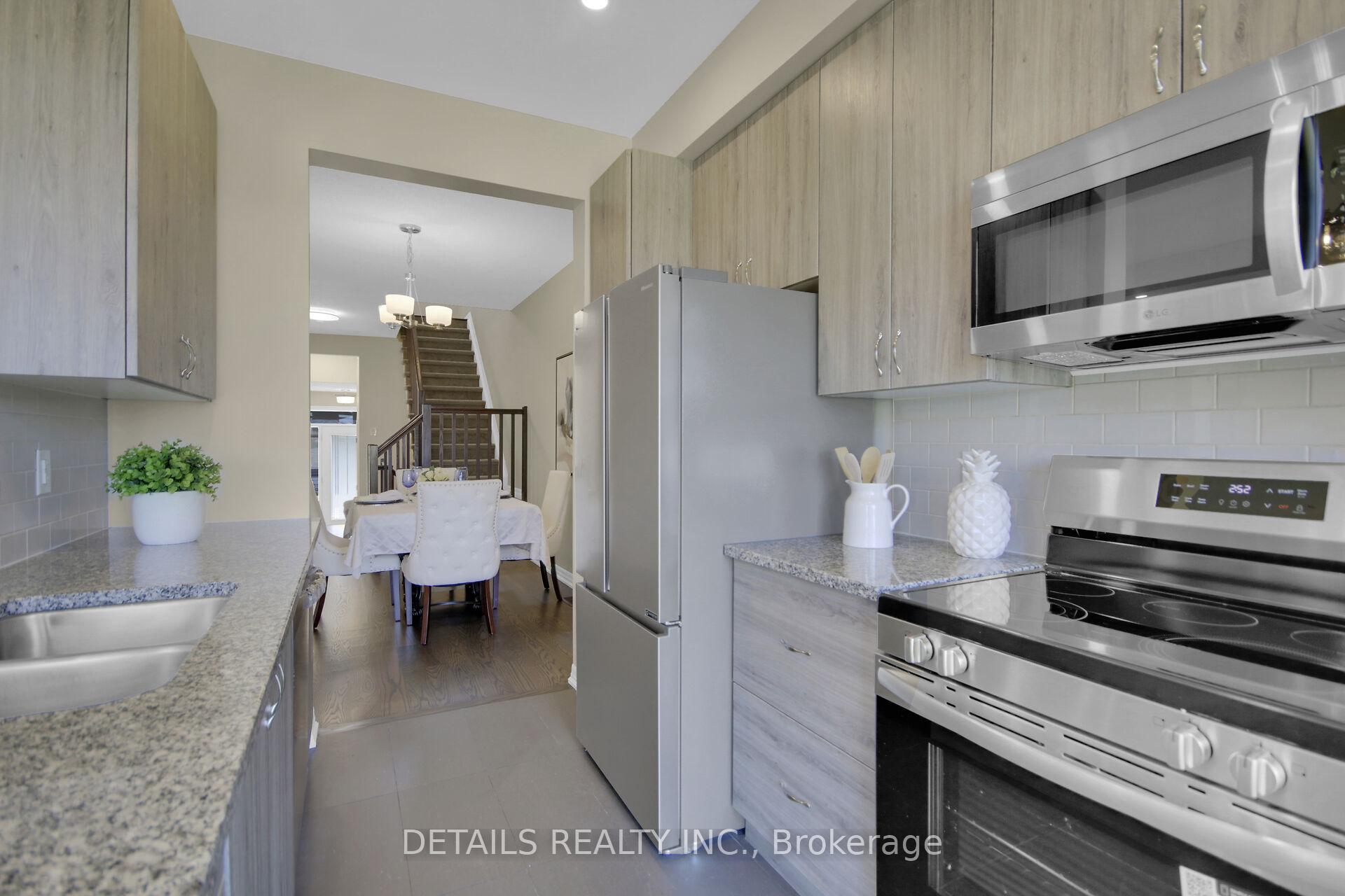 Photo 9 of 136 Overberg Way, Ottawa, Kanata - Emerald Meadows/Trailwest — HOMEH
