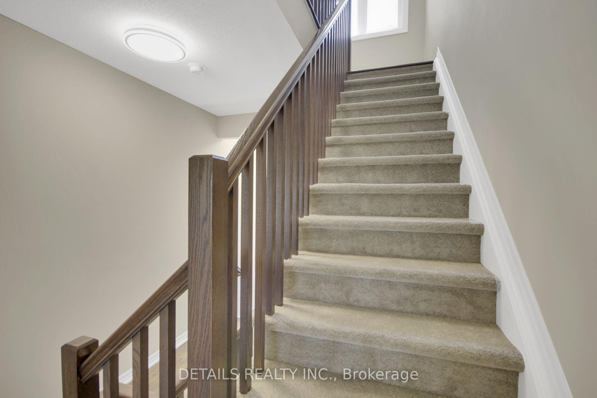 Photo 37 of 136 Overberg Way, Ottawa, Kanata - Emerald Meadows/Trailwest — HOMEH