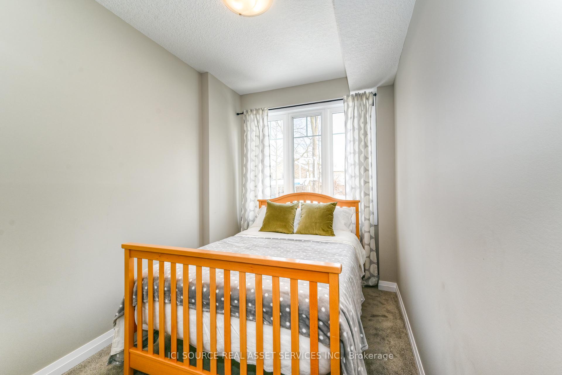 Photo 18 of 23 Drummond Drive, Kitchener, Lower Doon — HOMEH
