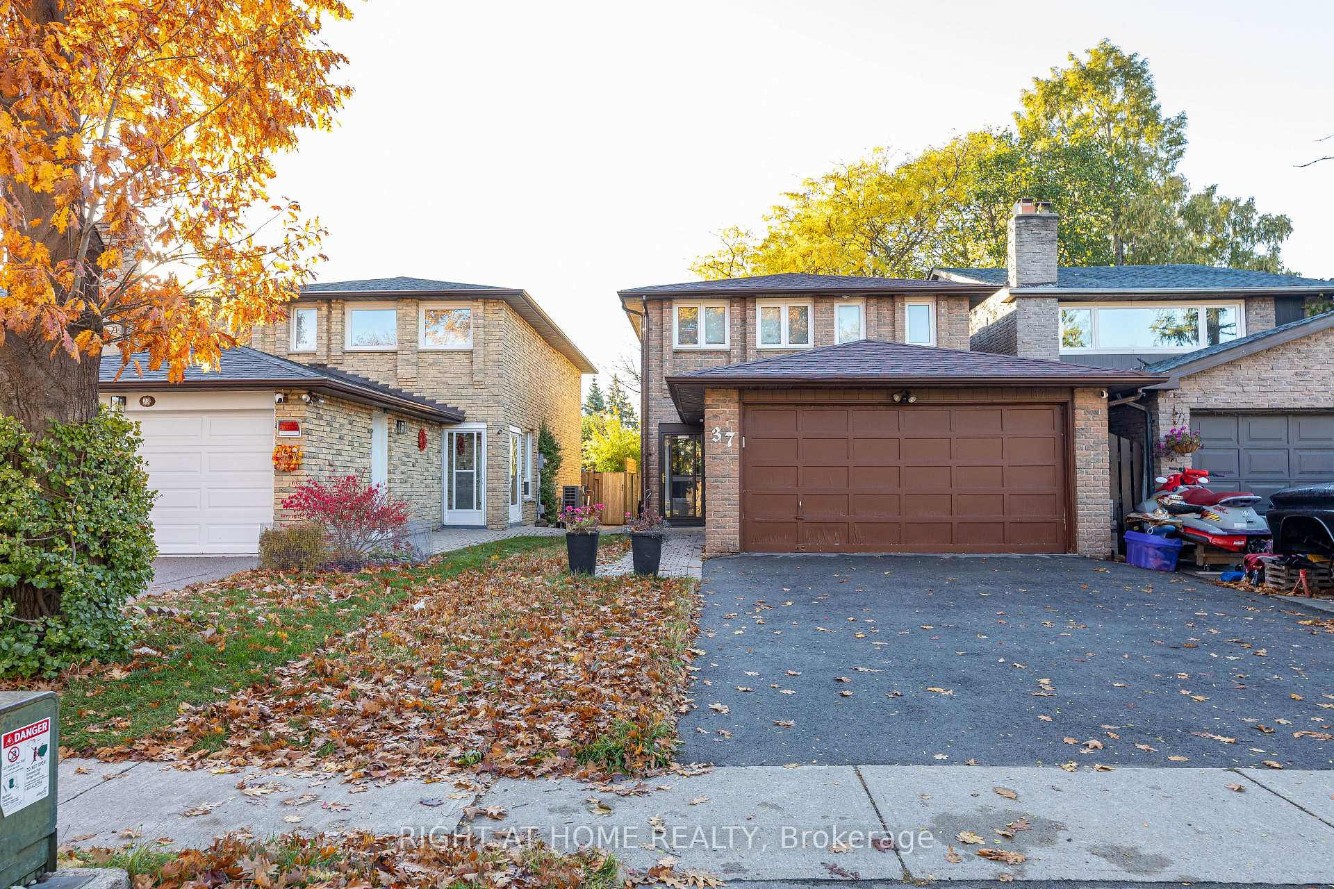 Photo 1 of 37 Cheeseman Drive, Markham, Milliken Mills West — HOMEH