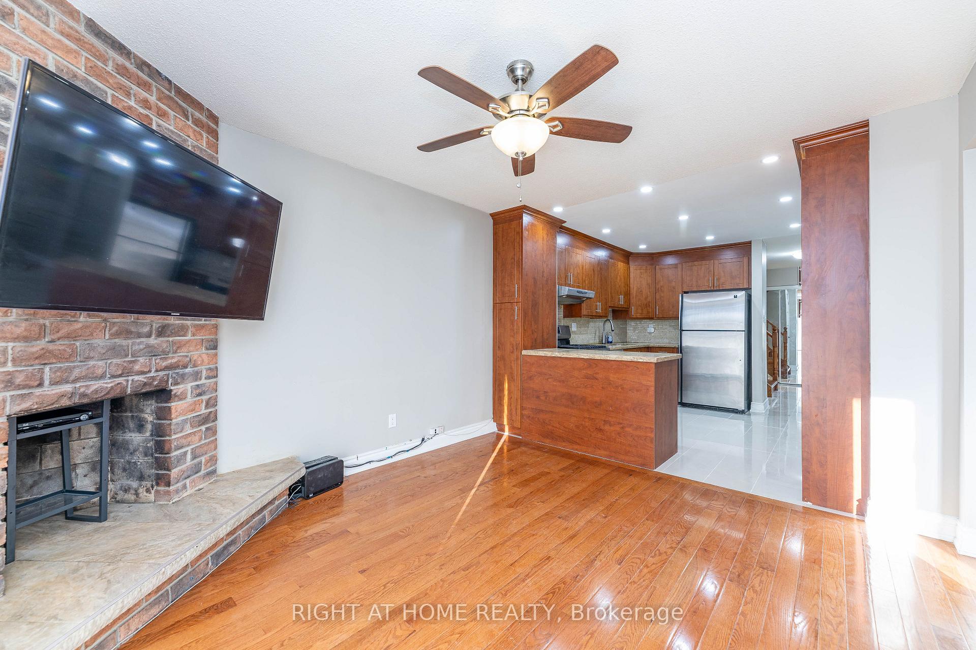 Photo 13 of 37 Cheeseman Drive, Markham, Milliken Mills West — HOMEH