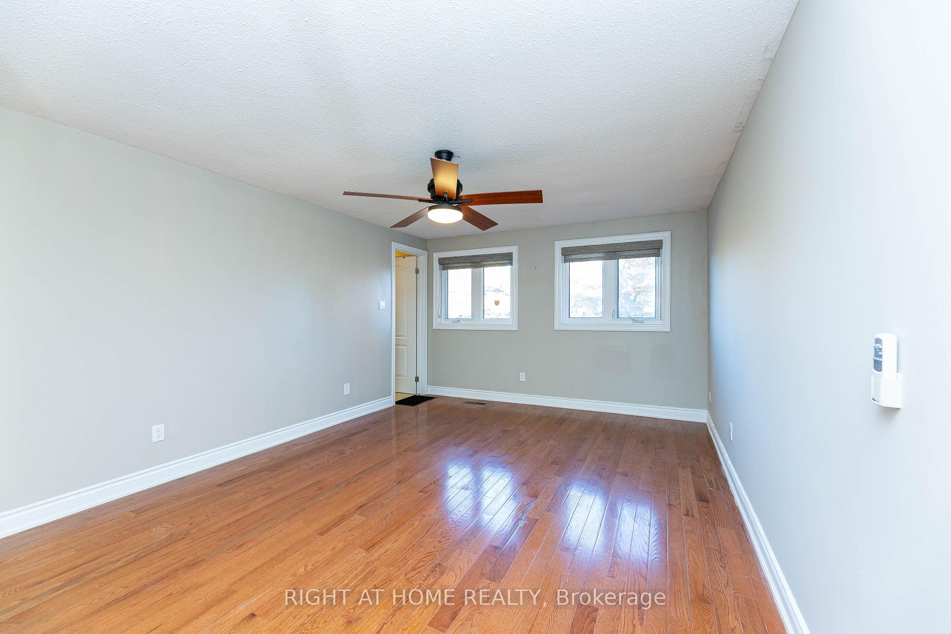 Photo 18 of 37 Cheeseman Drive, Markham, Milliken Mills West — HOMEH