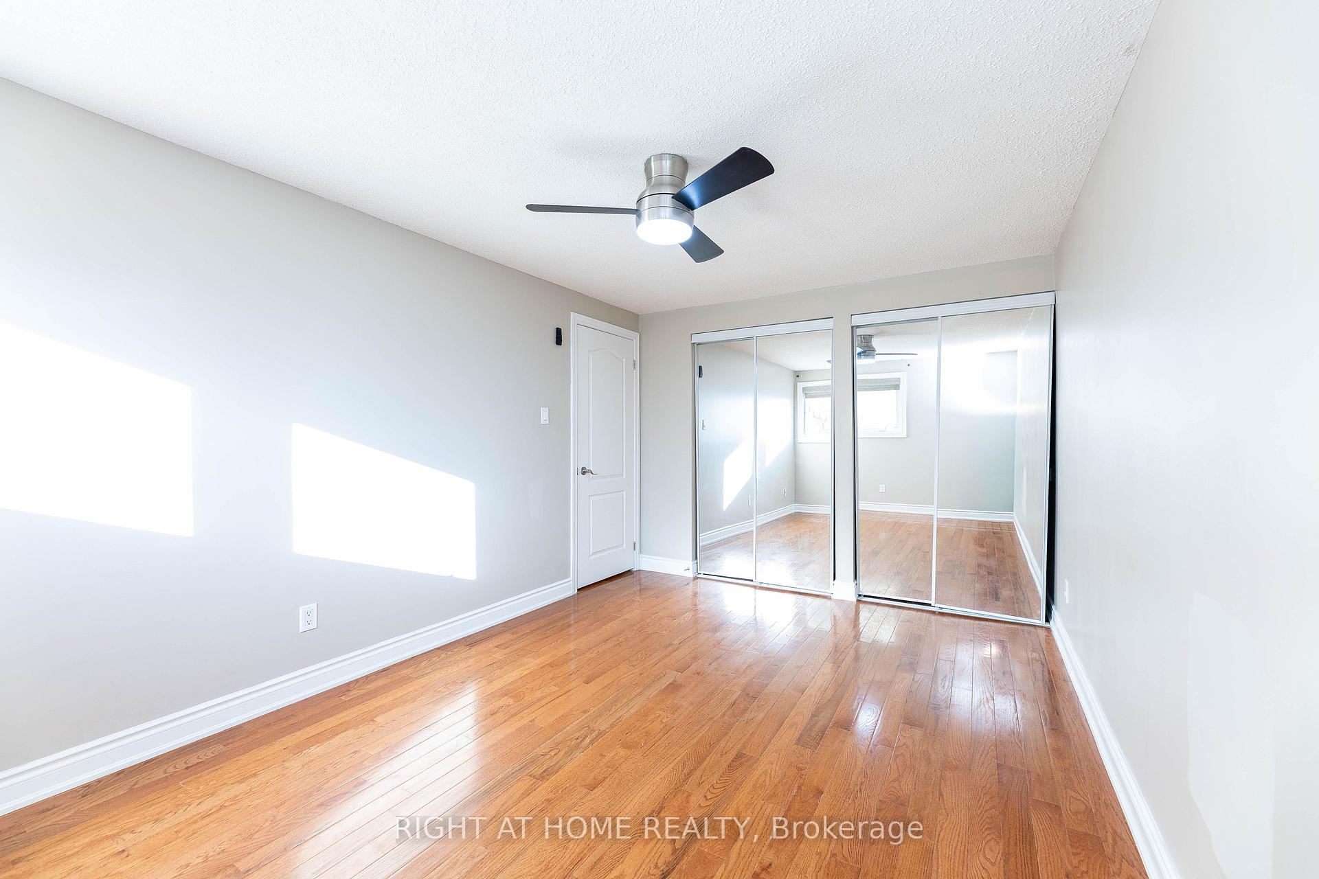 Photo 23 of 37 Cheeseman Drive, Markham, Milliken Mills West — HOMEH