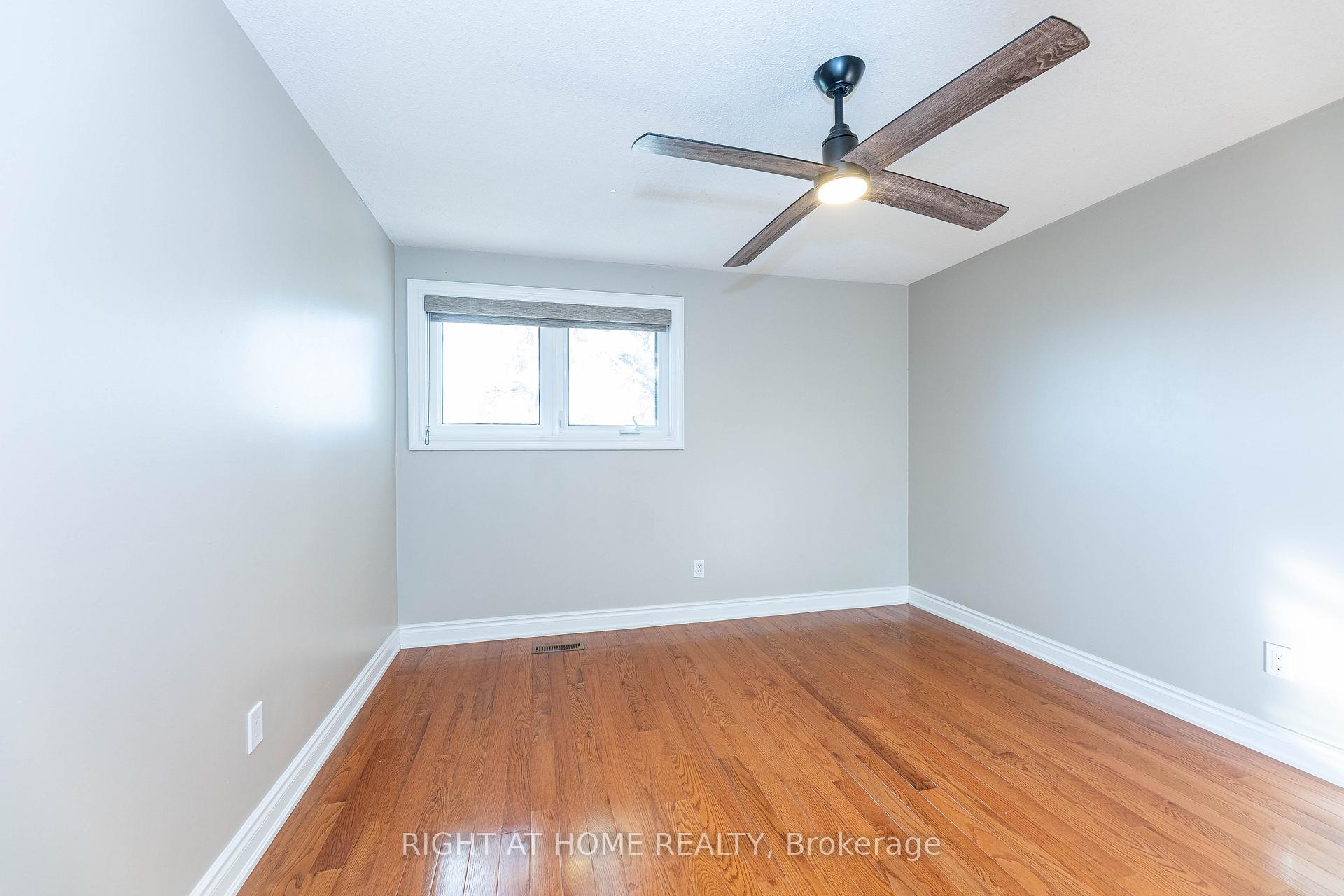 Photo 24 of 37 Cheeseman Drive, Markham, Milliken Mills West — HOMEH