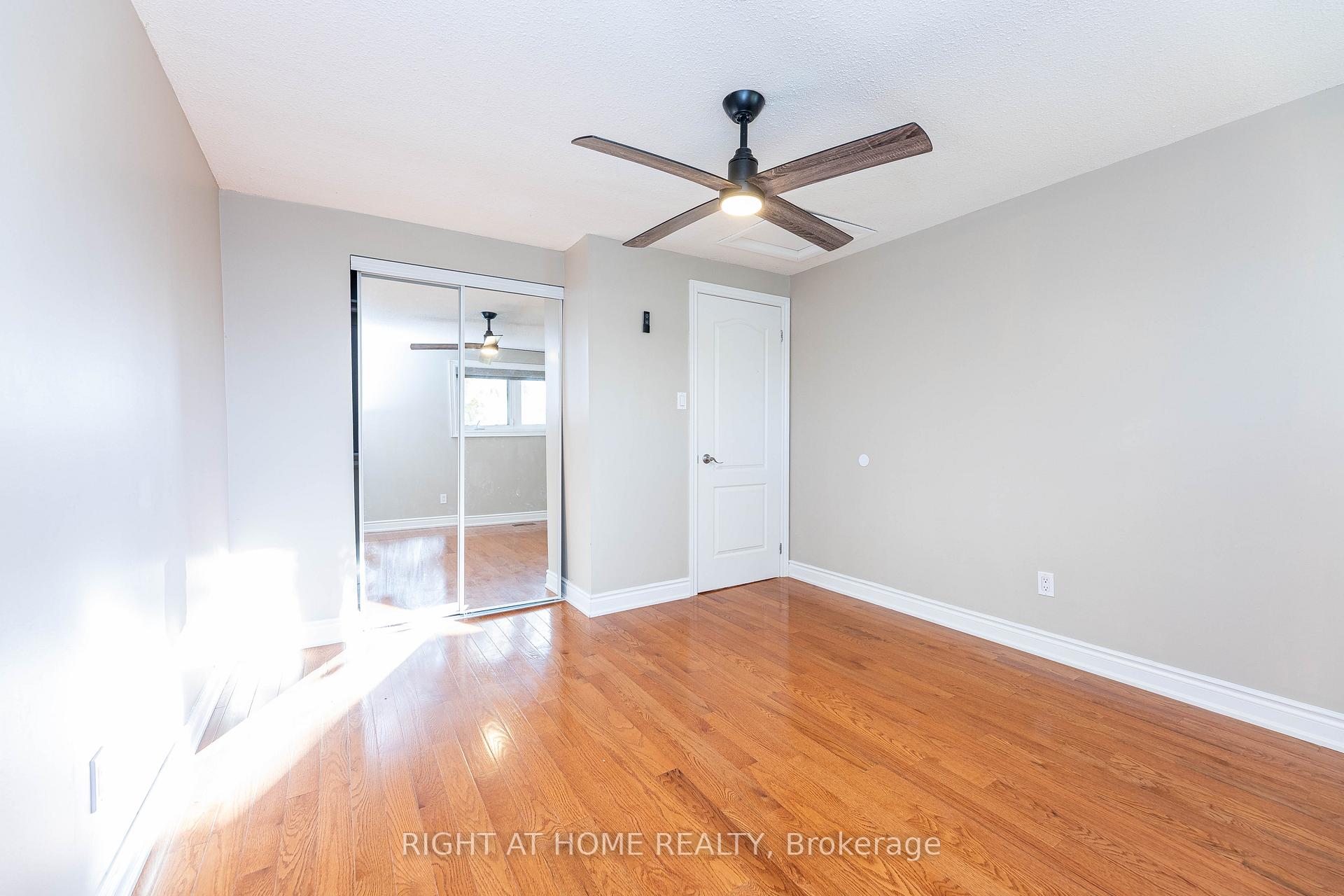 Photo 25 of 37 Cheeseman Drive, Markham, Milliken Mills West — HOMEH