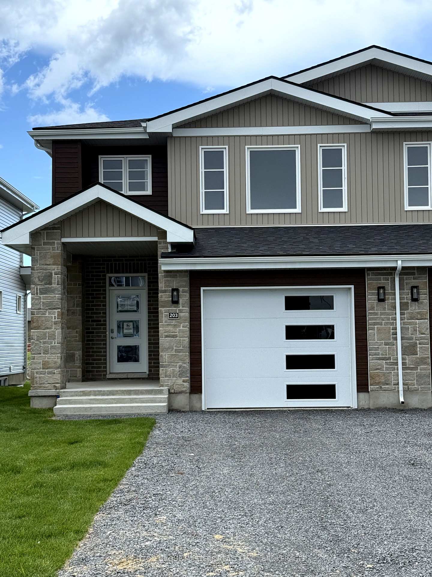Photo 1 of 203 Superior Drive, Loyalist, Amherstview — HOMEH