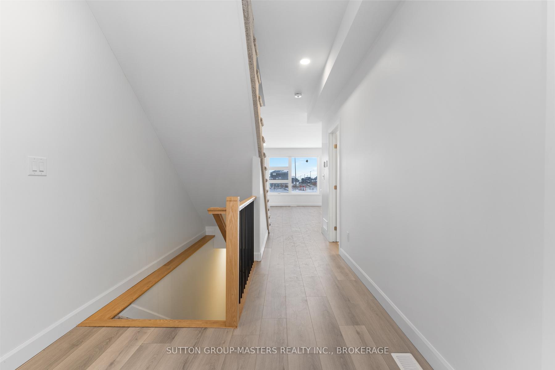 Photo 2 of 203 Superior Drive, Loyalist, Amherstview — HOMEH