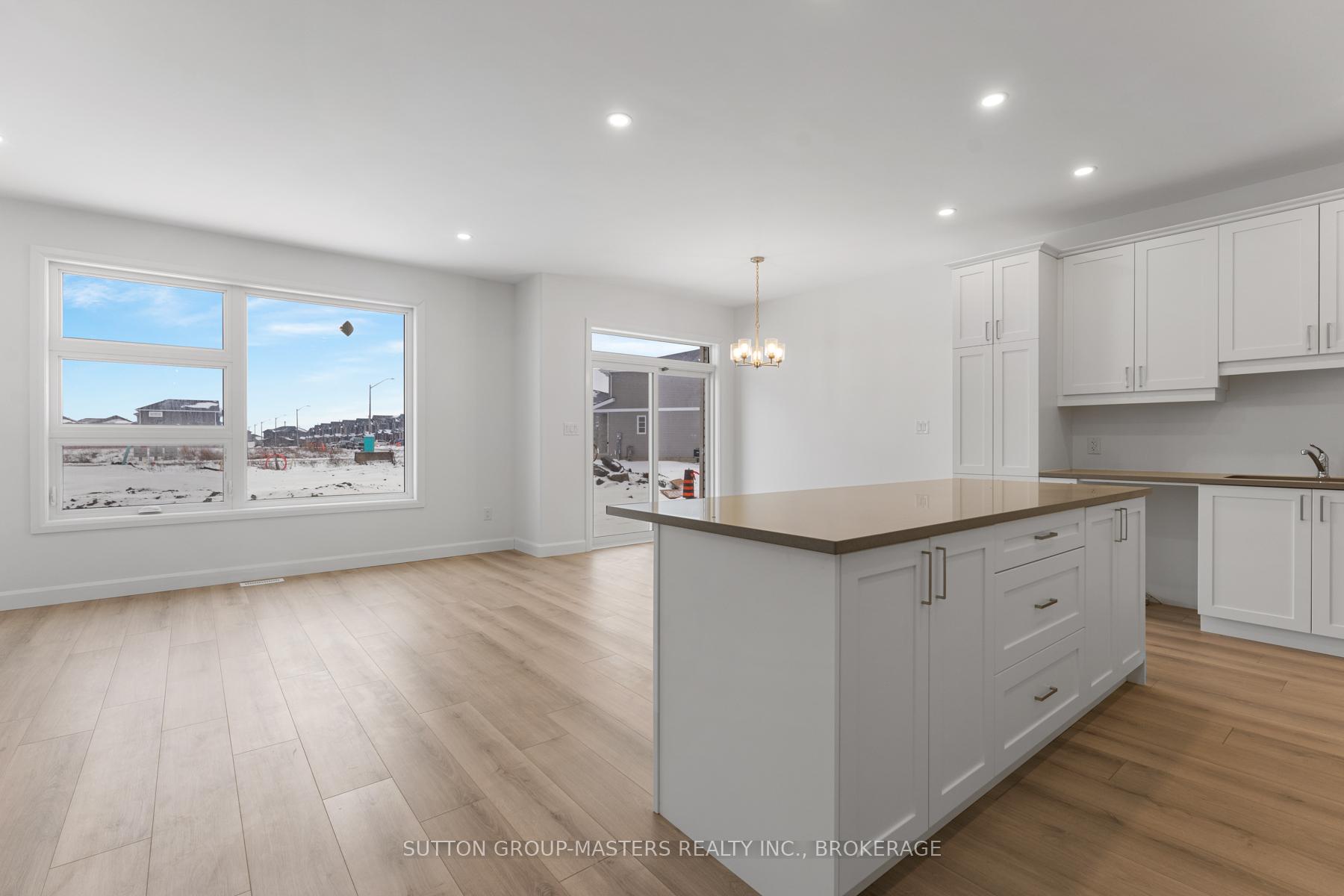 Photo 5 of 203 Superior Drive, Loyalist, Amherstview — HOMEH